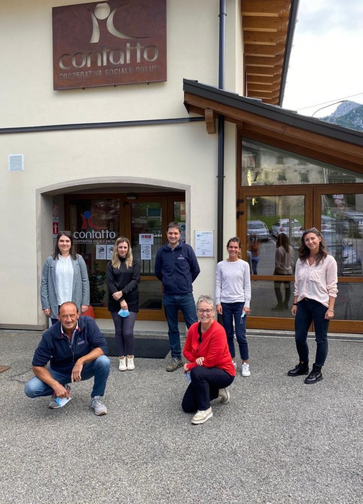 Foto di gruppo con il nuovo e il vecchio C.d.A.